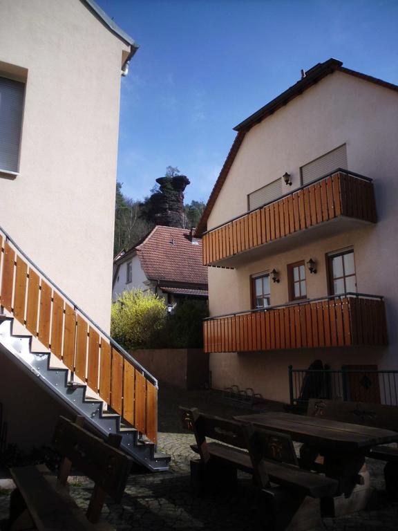 Hinterweidenthal Pension - Gaestehaus Zum Pfaelzerwald מראה חיצוני תמונה