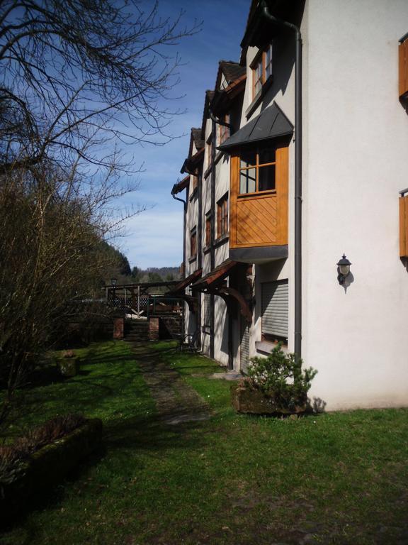 Hinterweidenthal Pension - Gaestehaus Zum Pfaelzerwald מראה חיצוני תמונה