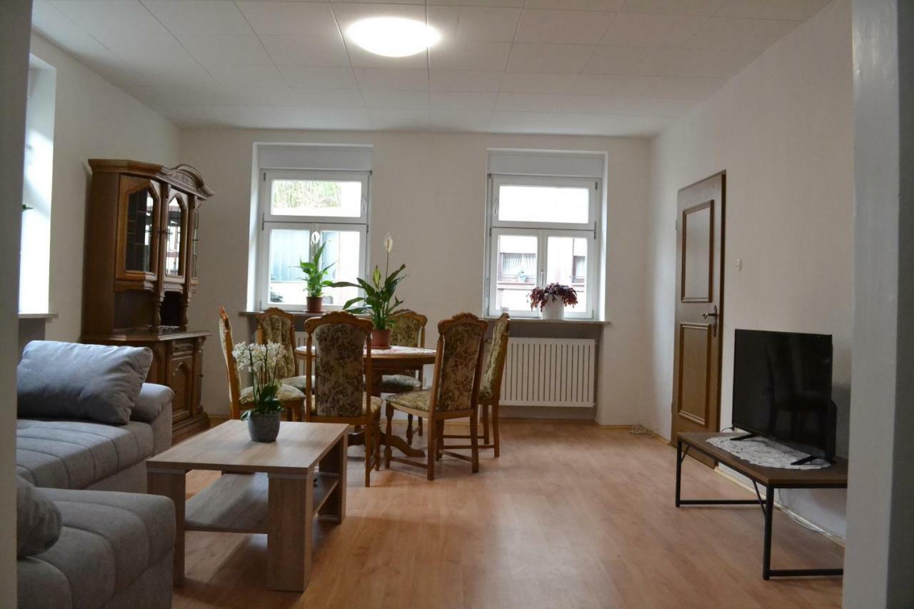 Hinterweidenthal Pension - Gaestehaus Zum Pfaelzerwald מראה חיצוני תמונה