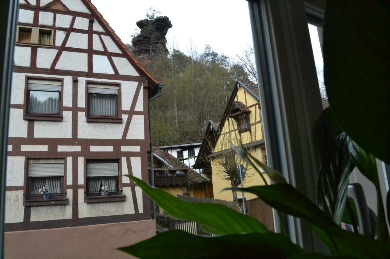 Hinterweidenthal Pension - Gaestehaus Zum Pfaelzerwald מראה חיצוני תמונה